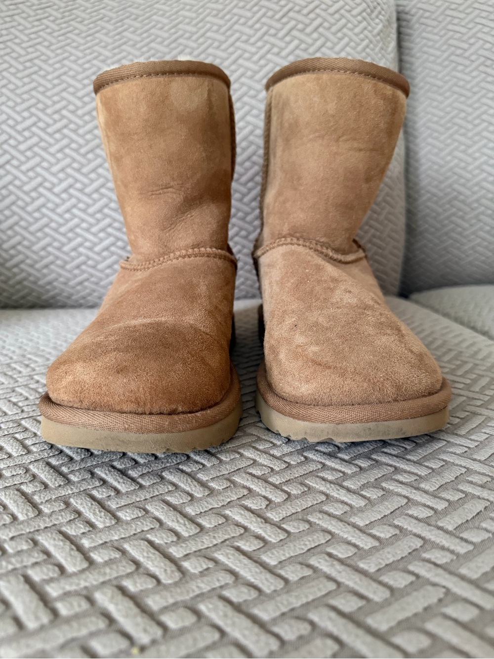 UGG Short Classic Suede Boots - Chestnut